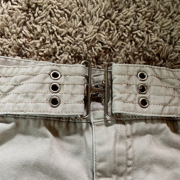 super cute detailed khaki skirt! - Picture 2 of 3